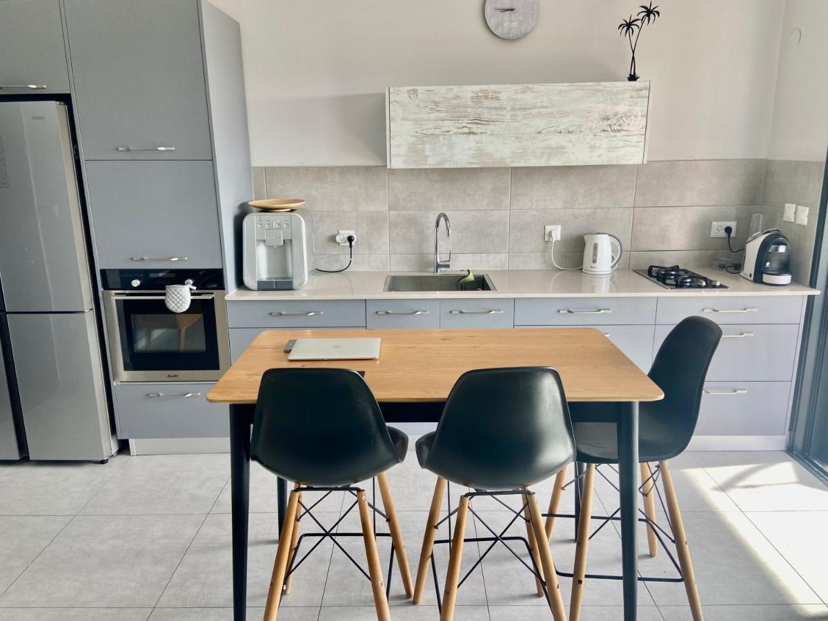 Beauty Apartment 3 Rooms Wi-Fi Netanja Buitenkant foto